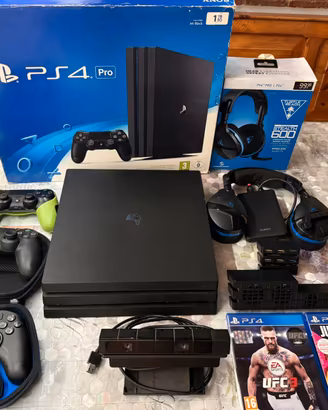 Lotto PS4 Pro 1 TB (+1TB) con accessori e giochi