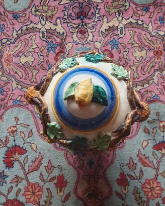 Vaso Ornamentale in Ceramica con Decori a Rilievo