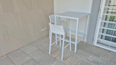 Tavolo da esterno con sedie