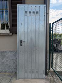 Porta a battente in acciaio