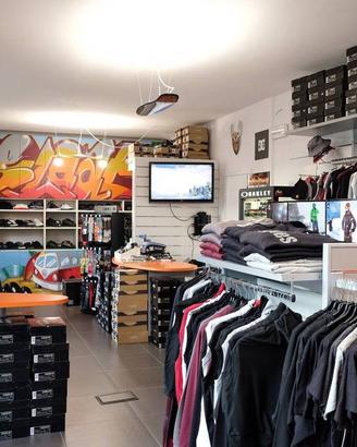 FORLI' locale trasformabile in appartamento