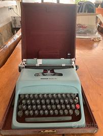 Macchina da scrivere Olivetti 44