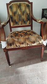 Poltrona vintage in legno intarsiato con braccioli