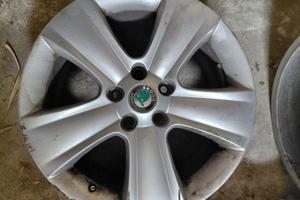 2 cerchi in lega skoda R17