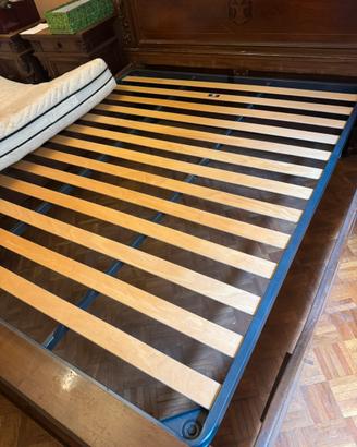 Letto materasso e doghe in legno