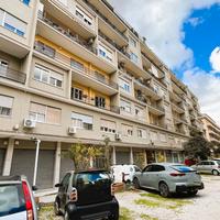 Quattro vani via A. Pecoraro 48 (Notarbartolo)