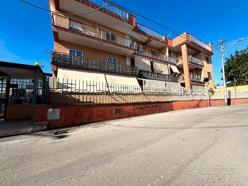 Trilocale con box - caserta