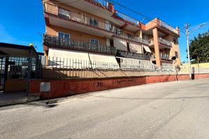 Trilocale con box - caserta