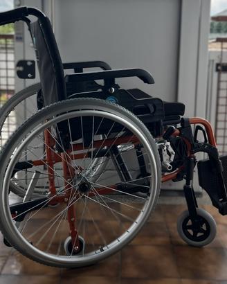 Sedia a rotelle NUOVA