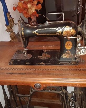Macchina da cucire vintage