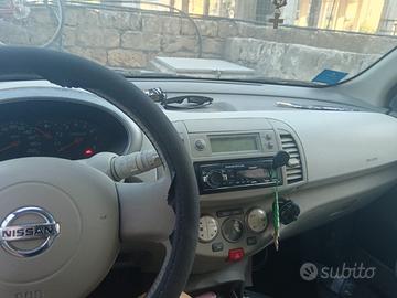 NISSAN Altro modello - 2004