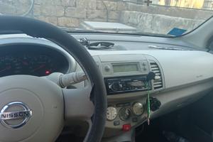 NISSAN Altro modello - 2004