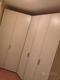 Armadio ad angolo a cabina