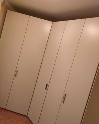 Armadio ad angolo a cabina