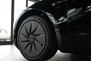 Set cerchi nuovi Tesla Prismiata 18 - Model 3 RWD