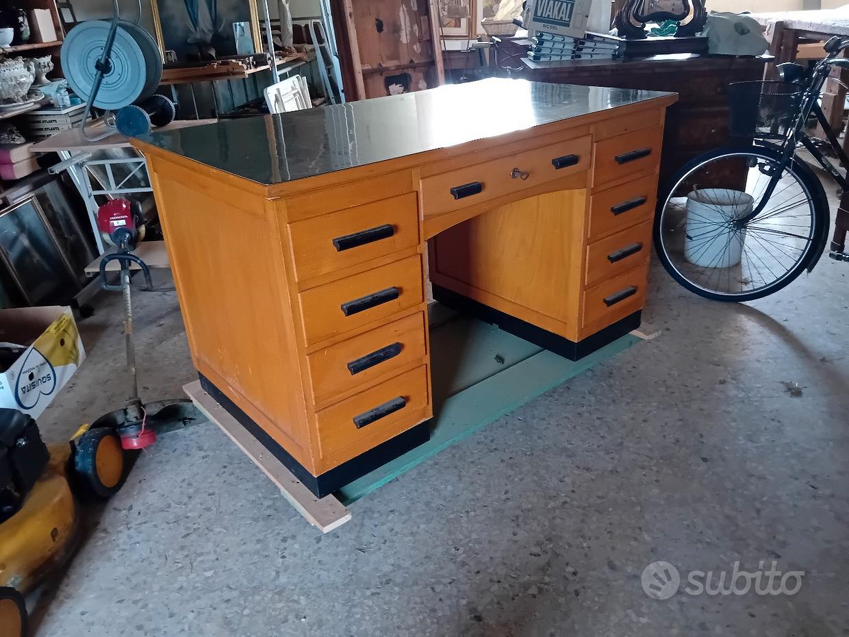 Scrivania ministeriale Mobili usati