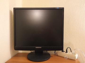 Schermo Monitor 19" Samsung 943BM