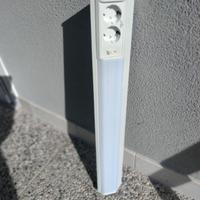 Lampada da cucina con prese elettriche