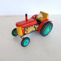 Trattore Zetor in Latta