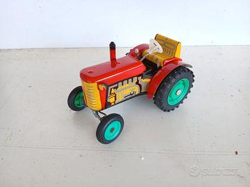 Trattore Zetor in Latta