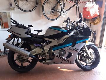 Honda CBR 400 RR