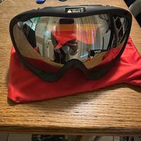 Scarponi+ scii+ bastoni+ maschera+sacca porta scii