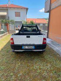 Autocarro fiat strada