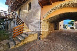 LOCALITA' ZAFFONI: PORZIONE DI CASA SU 2 LIVELLI