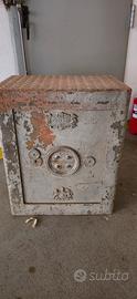 Cassaforte antica 