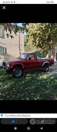 Autocarro d'epoca Toyota Hilux 
