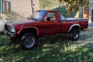 Autocarro d'epoca Toyota Hilux 