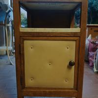 Comodino in ciliegio