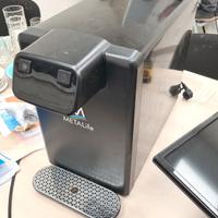 erogatore di acqua da banco usato