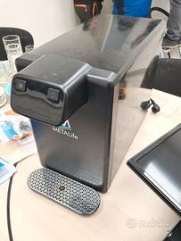 erogatore di acqua da banco usato