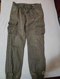 Pantaloni cargo