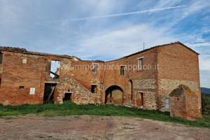 CL242 - Rustico Casale da Ristrutturare in Posizio