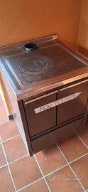 Stufa a legna con forno 