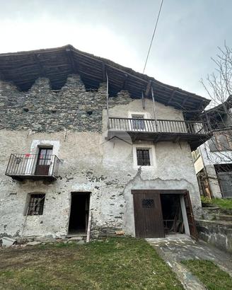 CASA INDIPENDENTE A LOCANA