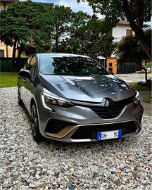 Renault Clio E-tech full hybrid Neopatentati