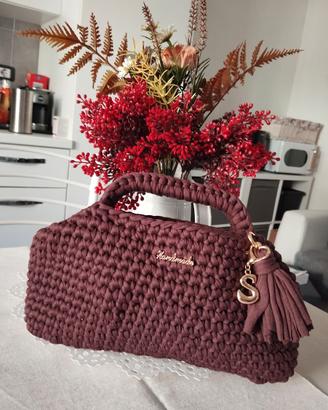 Clucth bug,pouch bug all' uncinetto