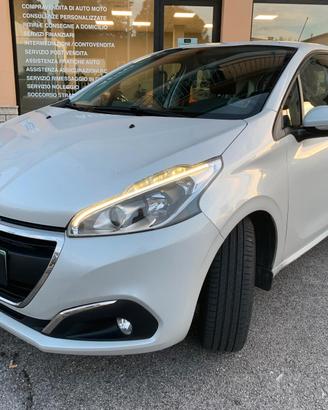 Peugeot 208 5 porte NEOPATENTATI