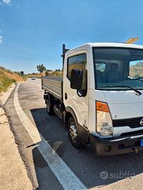 Nissan cabstar anno 2009,ribaltabile trilaterale