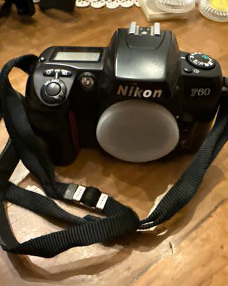 Macchina fotografica NIKON F60