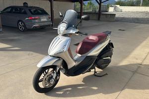 Beverly 350SportTuring