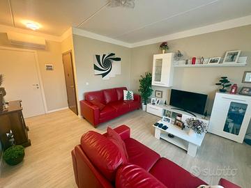 Luminoso e curato bicamere biservizi