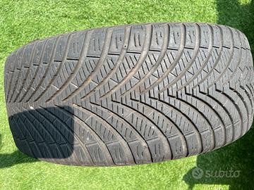 Gomma Kumho Solus 4s 215/45-16 90V