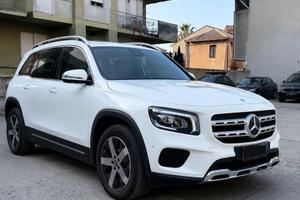 Mercedes GLB 220