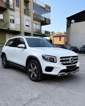 Mercedes GLB 220