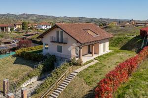 VILLA SINGOLA A MORIONDO TORINESE