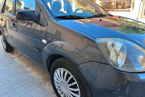 Ford Fiesta 2007 con 129.000km